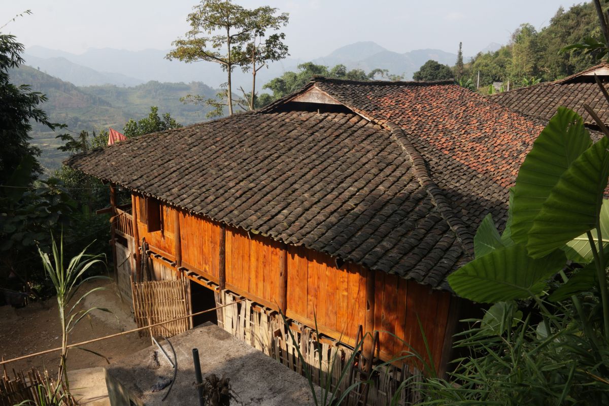 Traditional wooden stilt houses in Khuoi Khon